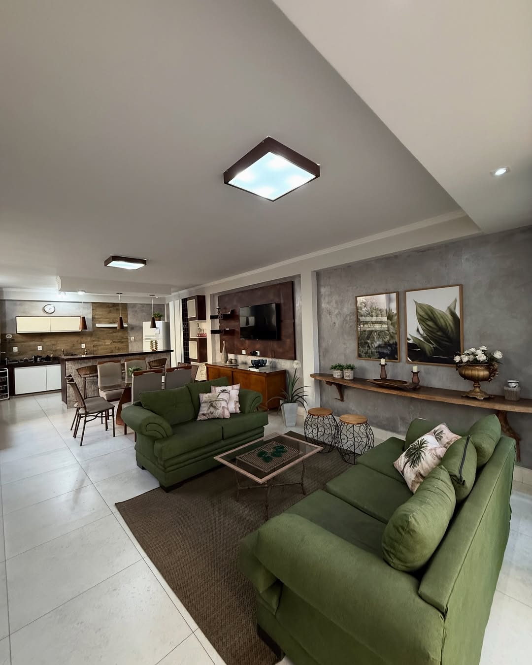 🏡 Casa à venda no Centro de Machado - MG✨ Uma oportunidade rara no coração da cidade, em uma re (16)-min