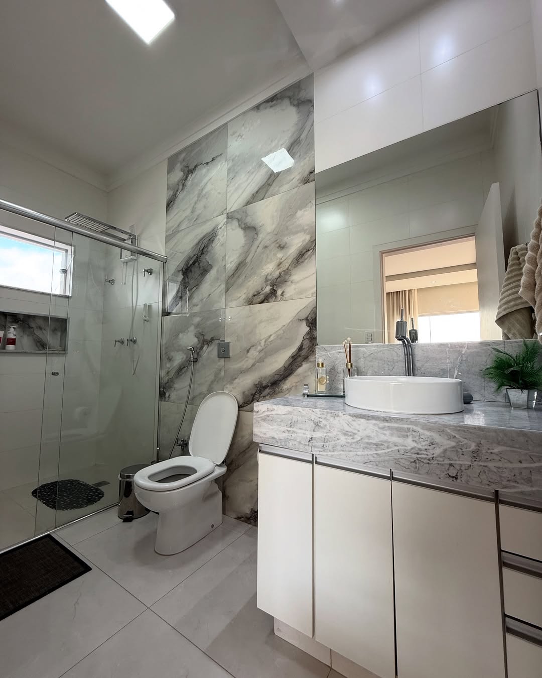 🏡 Casa à venda no Centro de Machado - MG✨ Uma oportunidade rara no coração da cidade, em uma re (4)-min